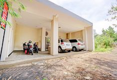 Exterior 4 OYO 90623 Sengkaling Indah Family Guest House