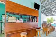 Bar, Kafe dan Lounge OYO 90630 The Town Tavern