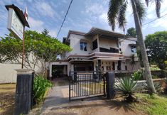 Exterior 4 OYO 90633 Graha Dirham Homestay