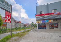 Luar Bangunan 4 OYO 90637 Rumah Ni Karo