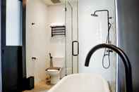 Toilet Kamar GAIA Hotel Ternate