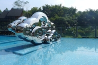 Swimming Pool The Gaia Hotel Bandung