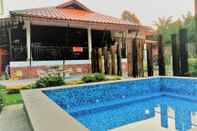 Kolam Renang OYO Home 90332 Jentayu Homestay Pontian