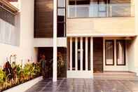 Exterior Platinum Setrasari Guest House Bandung with Private Pool 5BR