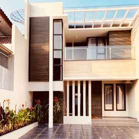 Exterior / Building 1 Platinum Setrasari Guest House Bandung with Private Pool 5BR, Hotel Big Bird SPBU 34 - 40123 Pasteur