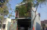 Exterior 7 SPOT ON 90639 Tresno Syariah Homestay