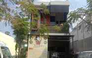 Bangunan 2 SPOT ON 90639 Tresno Syariah Homestay