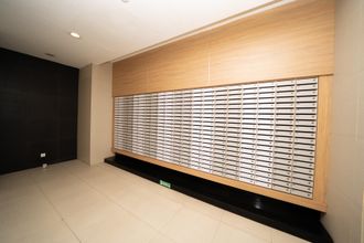 Lobby 4 Tamansari Mahogany Apartemen By 7RM