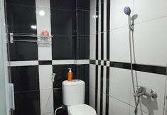 Phòng tắm bên trong 7 SUMATA Homestay Syariah
