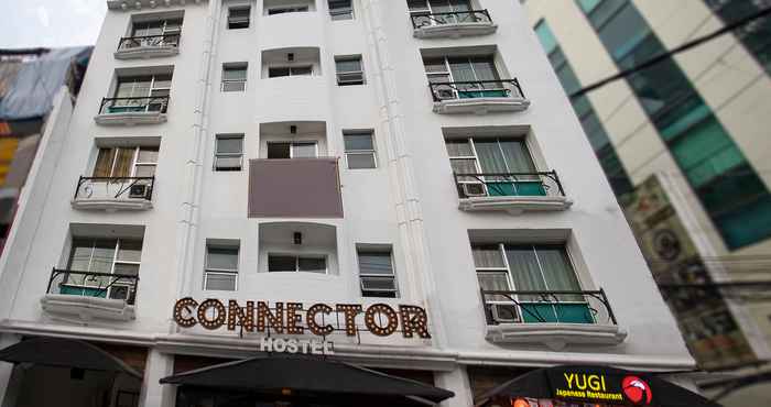 Bên ngoài Connector Hostel