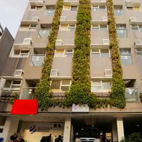 Exterior / Building 1 Super OYO 665 Pasay Centrale Hotel, Hotel Stasiun LRT Baclaran