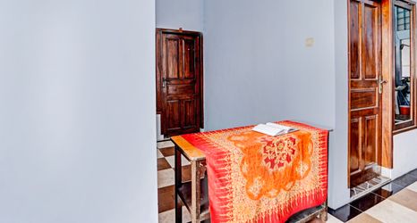 로비 2 OYO 90665 Juwingan Syariah 2