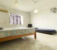 Bedroom 4 OYO HOME 90295 Beacon Homestay Kuching
