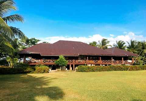 Exterior Coco Seaview Beach House