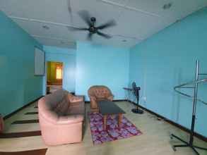 Lobi 4 OYO HOME 90325 Au Homestay