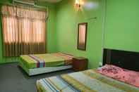 Bilik Mandi dalam Bilik OYO HOME 90325 Au Homestay