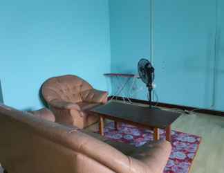 Lobi 2 OYO HOME 90325 Au Homestay