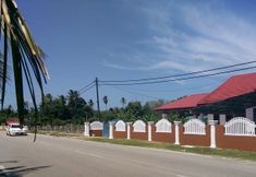 Exterior 6 OYO Home 90335 Merkang Guesthouse