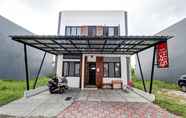 ภายนอกอาคาร 3 OYO 90688 Marta Residence