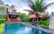 Swimming Pool 7 Rizky Guesthouse by ecommerceloka