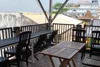 Quầy bar, cafe và phòng lounge Losmen Fadel Malioboro Jogja
