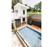 Swimming Pool 6  Villa Keluarga Thea Home Bandung