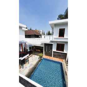 Swimming Pool 1 Vila Keluarga Dago Thea Home Bandung, Khách sạn Mountain View Golf Course