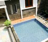 Swimming Pool 3  Villa Keluarga Thea Home Bandung