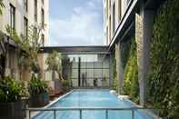 Swimming Pool Hotel Santika Premiere Padang