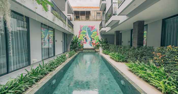 สระว่ายน้ำ Bestah Coliving