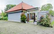 ภายนอกอาคาร 2 OYO 90711 Blembong Homestay