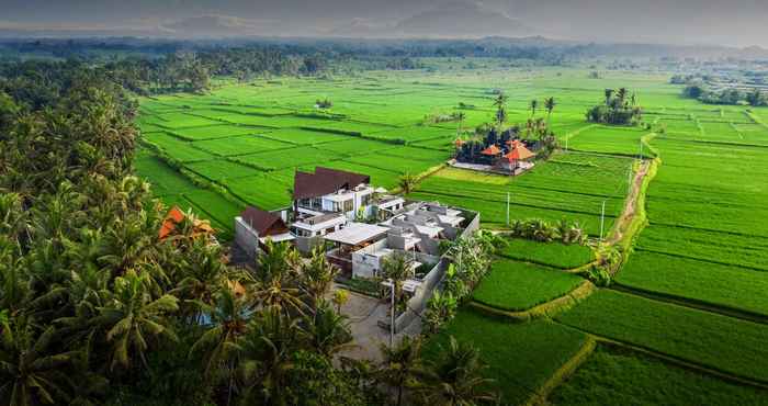 Bên ngoài Agrapana Beach Villa 