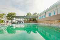 Swimming Pool Grand Hills Hotel And Resto