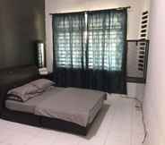 Kamar Tidur 2 OYO Home 90359 Homestay Bandar Putra 2