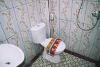 In-room Bathroom Hotel Sriwijaya 99