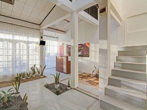 Lobby 4 OYO 90561 Paris Street Residence Syariah