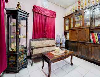 Sảnh chờ 2 SPOT ON 90701 Kost Syariah Deris