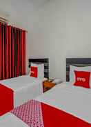 BEDROOM SUPER OYO Flagship 90717 Hotel Kalimantan Surabaya