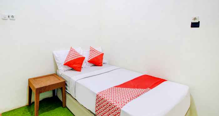 Bilik Tidur OYO 90725 Zeevanna Guest House Syariah