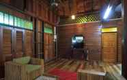 Lobby 5 OYO Home 90256 Rb Beach Homestay