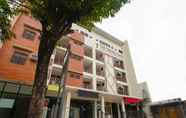 Luar Bangunan 5 Super OYO 832 The Teepee Place Hostel & Residence Inn