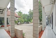 Common Space 6 OYO 90735 Palem Garden 2