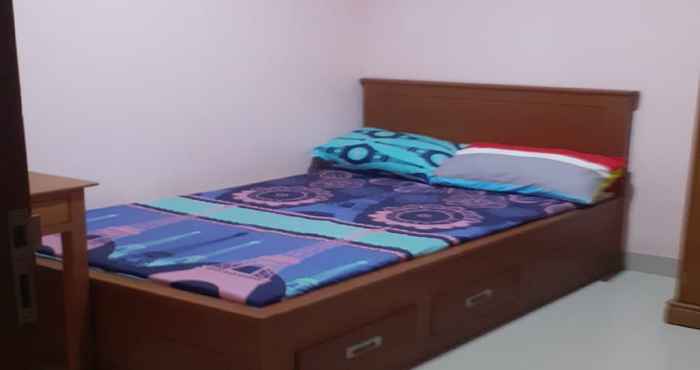 Bedroom OYO 90734 Konzo Kostel Syariah Malang