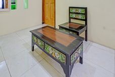 Lobi OYO 90737 Losmen Aini Syariah