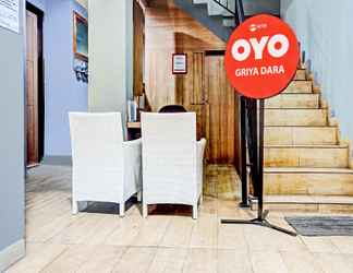 Lobby 2 OYO 90738 Griya Dara