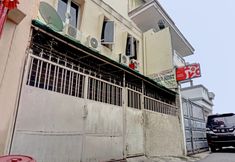 외관 3 OYO 90743 Kartini Populer