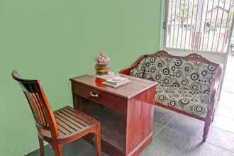 ล็อบบี้ 4 SPOT ON 90729 Sekar Guest House Jember