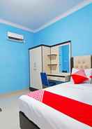 BEDROOM OYO 90752 Ridho Guest House Syariah