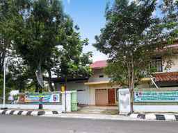 SPOT ON 90744 Kost Alika, USD 3.65