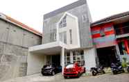 Bangunan 2 OYO 90750 Griyapram Hotel Syariah